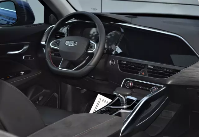 Geely Tugella 2021