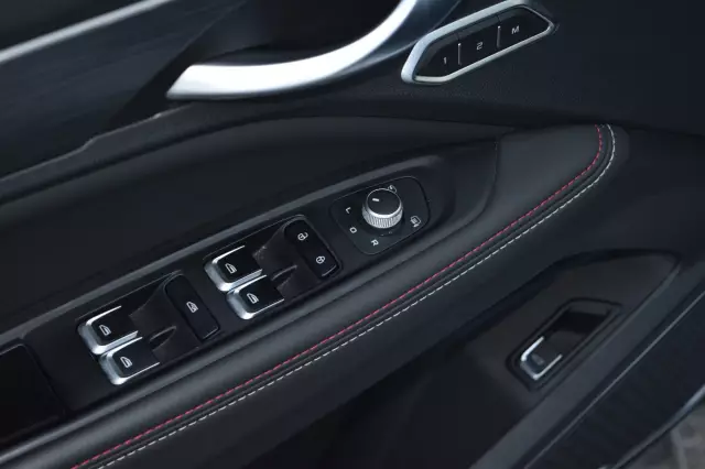 Geely Tugella 2021