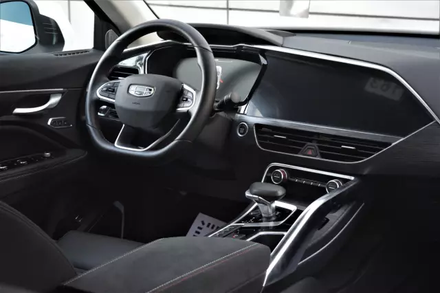 Geely Tugella 2021