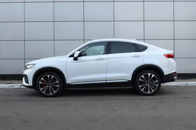Geely Tugella 2021