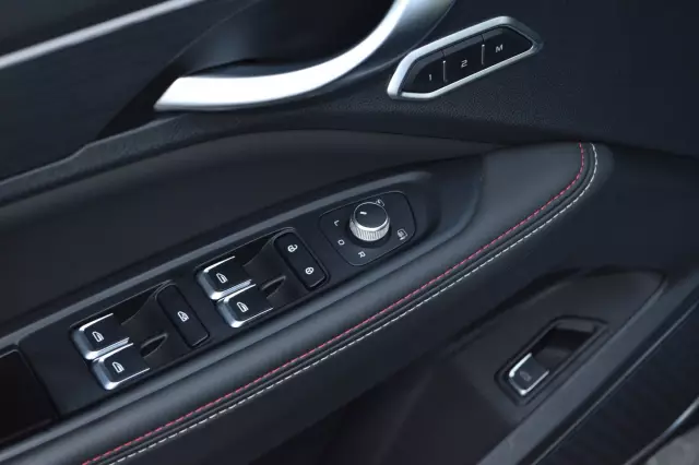 Geely Tugella 2021