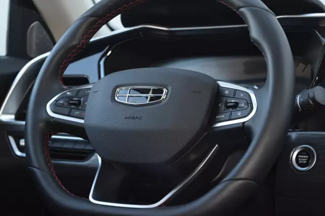 Geely Tugella 2021