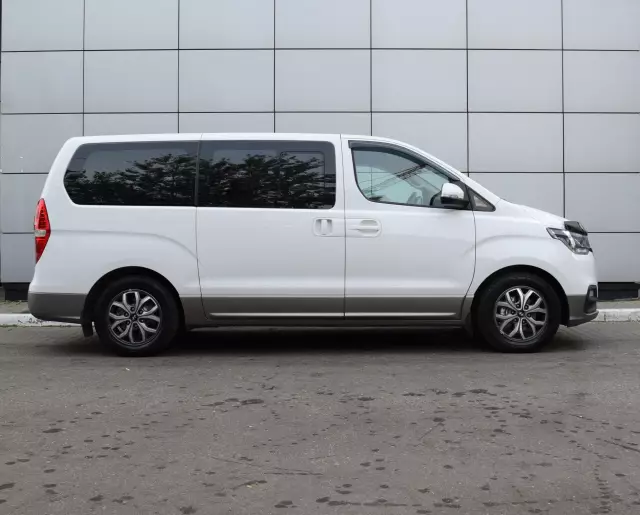 Hyundai H-1 2018