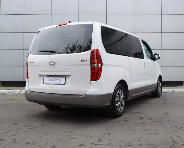 Hyundai H-1 2018