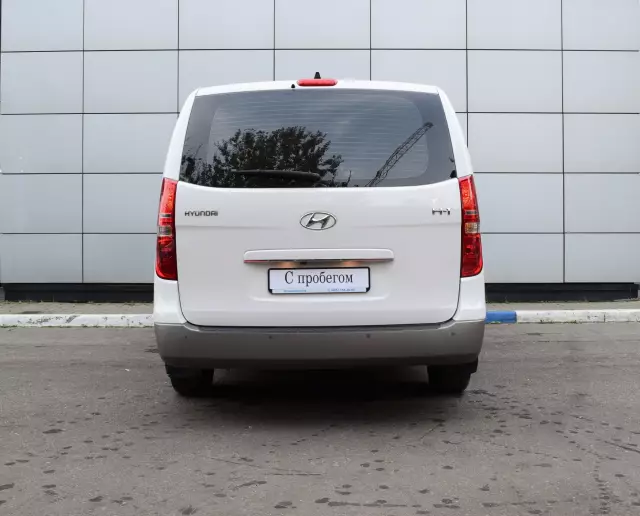 Hyundai H-1 2018