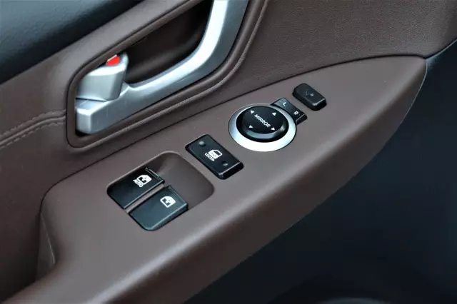 Hyundai Grand Starex 2018
