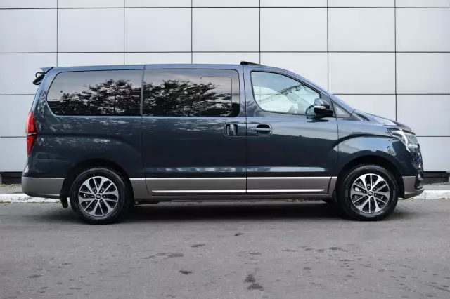 Hyundai Grand Starex 2018