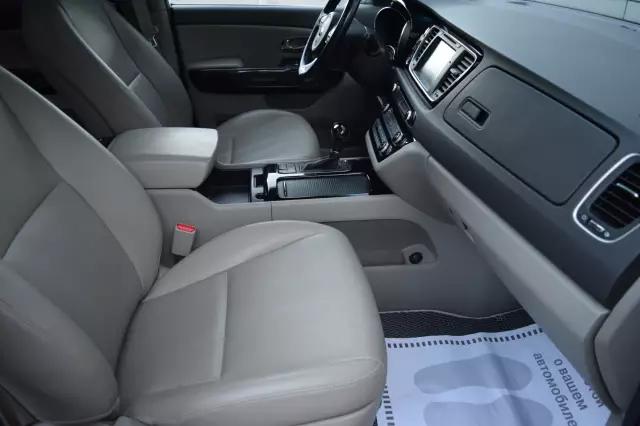 Kia Carnival 2016