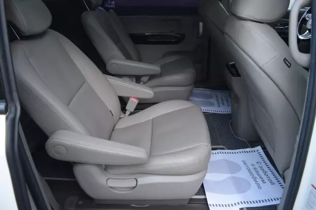 Kia Carnival 2016