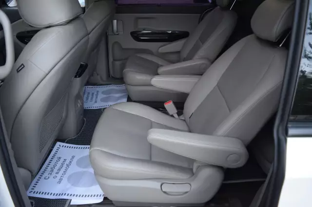 Kia Carnival 2016