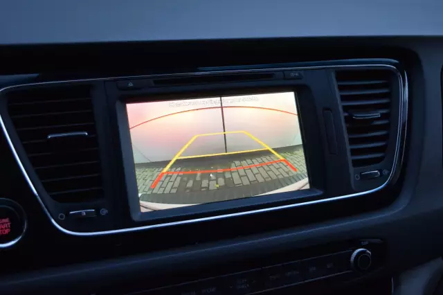Kia Carnival 2016