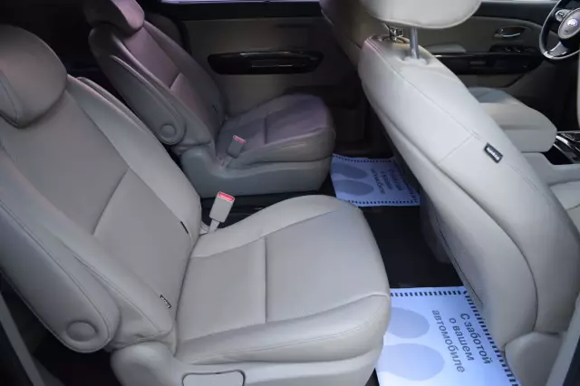 Kia Carnival 2015