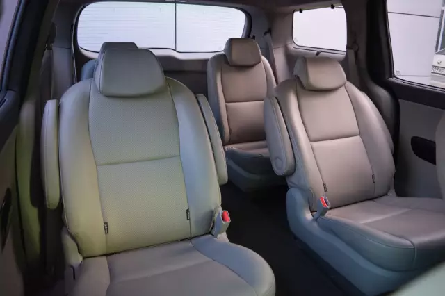 Kia Carnival 2015