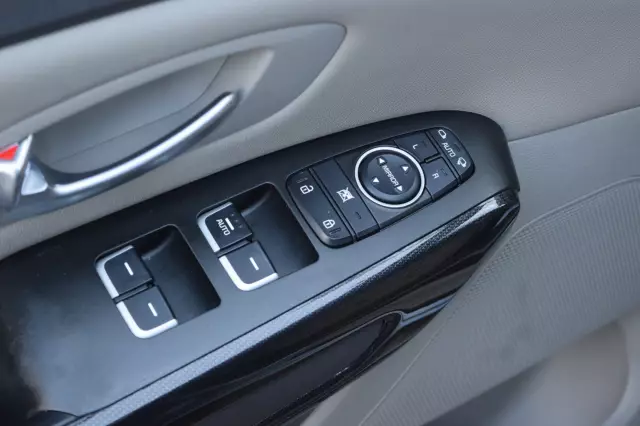Kia Carnival 2015