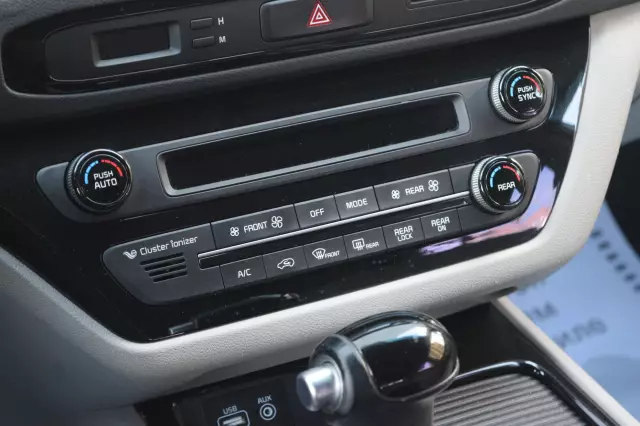 Kia Carnival 2015