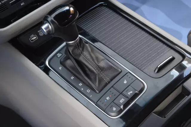 Kia Carnival 2015