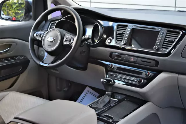 Kia Carnival 2015