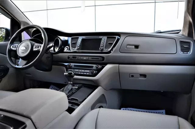 Kia Carnival 2015