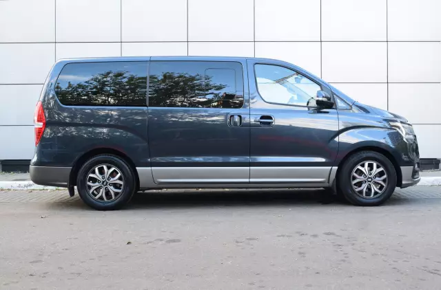 Hyundai H-1 2018
