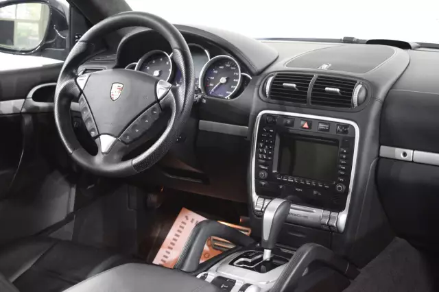 Porsche Cayenne 2003