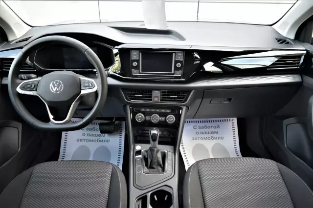 Volkswagen Taos 2021