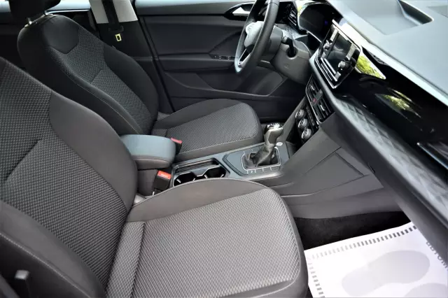 Volkswagen Taos 2021