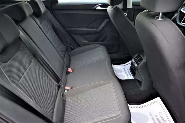 Volkswagen Taos 2021