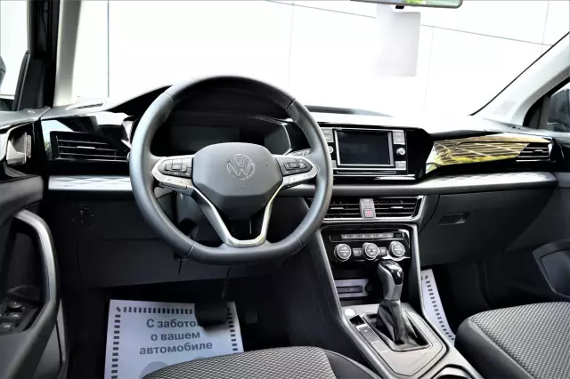 Volkswagen Taos 2021