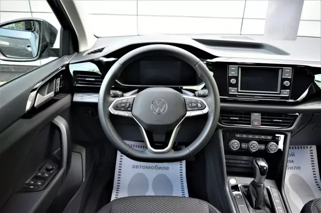 Volkswagen Taos 2021