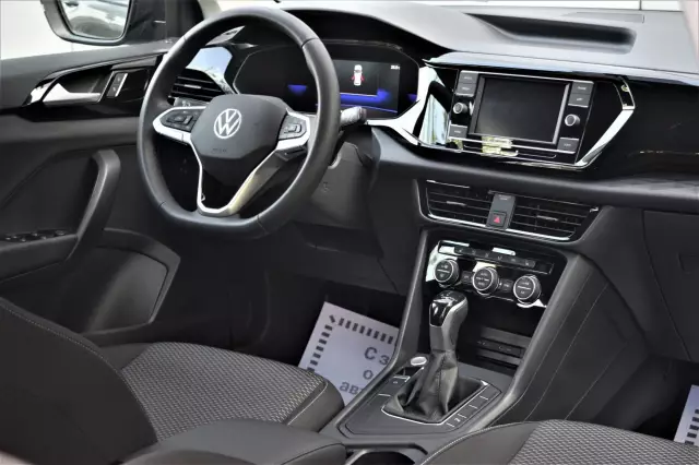 Volkswagen Taos 2021