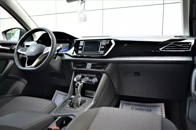 Volkswagen Taos 2021