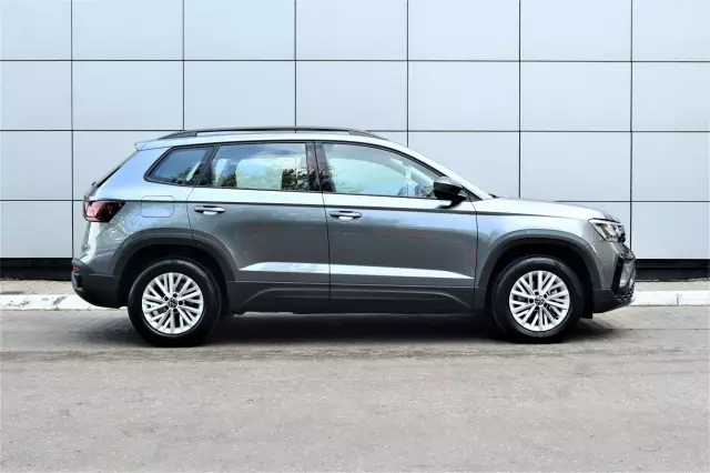 Volkswagen Taos 2021