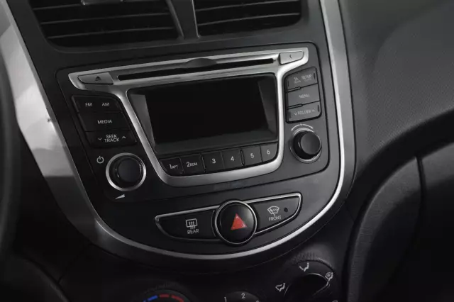 Hyundai Solaris 2015