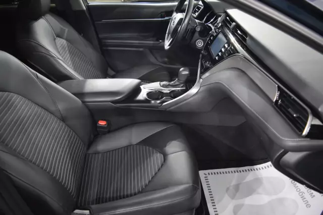 Toyota Camry 2019