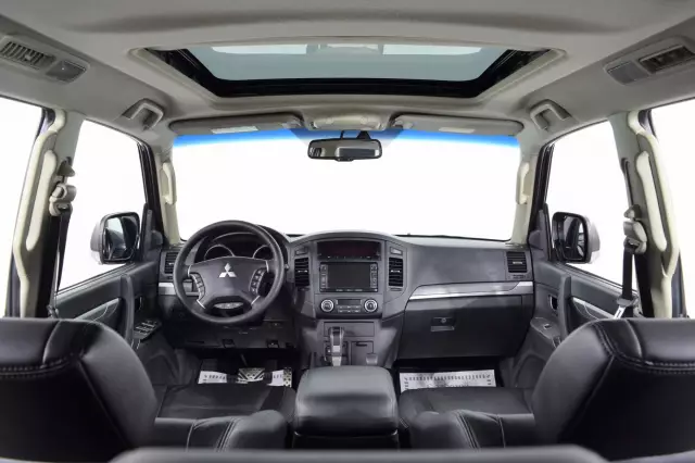 Mitsubishi Pajero 2013