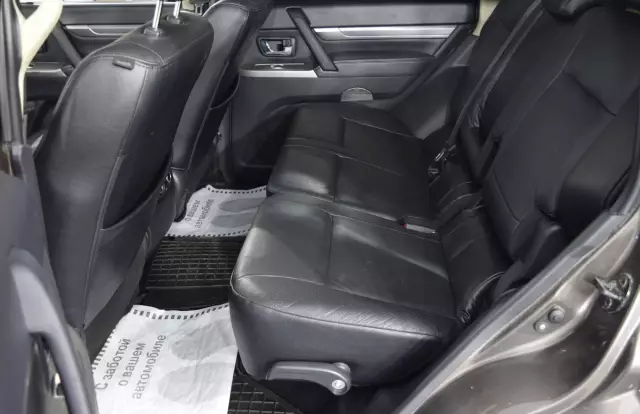 Mitsubishi Pajero 2013