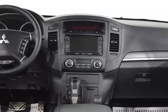 Mitsubishi Pajero 2013