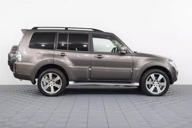Mitsubishi Pajero 2013