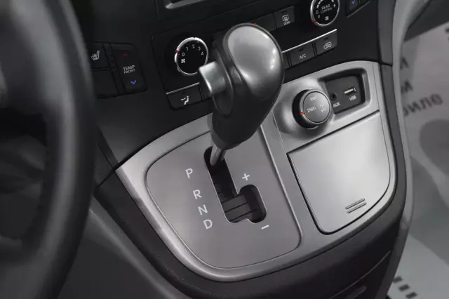 Hyundai Grand Starex 2018