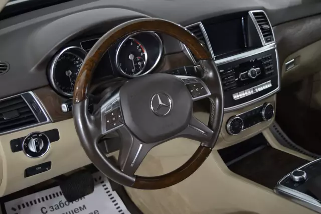 Mercedes-Benz M-Класс 2013
