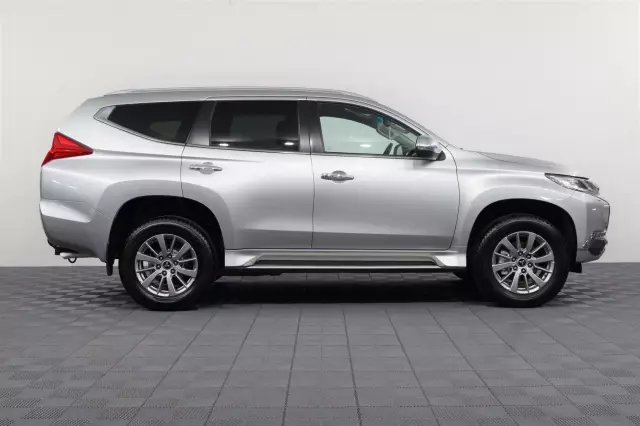 Mitsubishi Pajero Sport 2017
