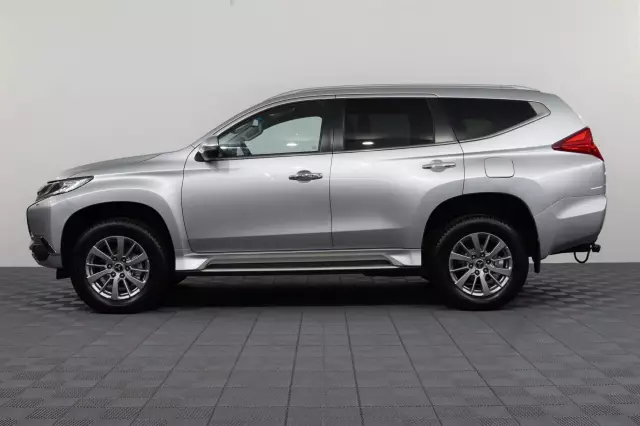 Mitsubishi Pajero Sport 2017