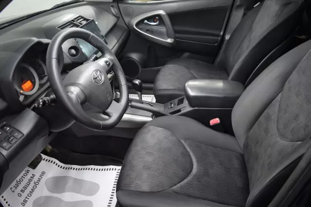Toyota RAV4 2010