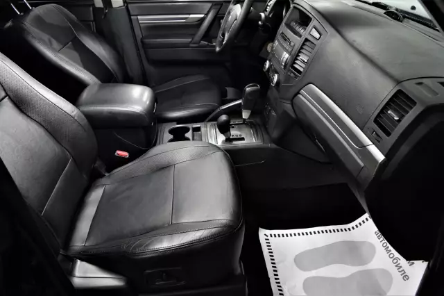 Mitsubishi Pajero 2010