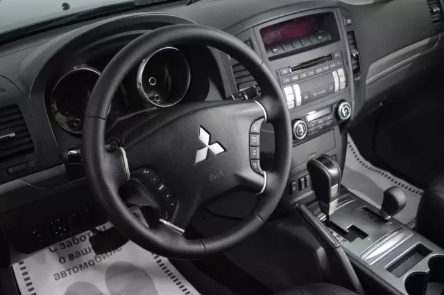 Mitsubishi Pajero 2010
