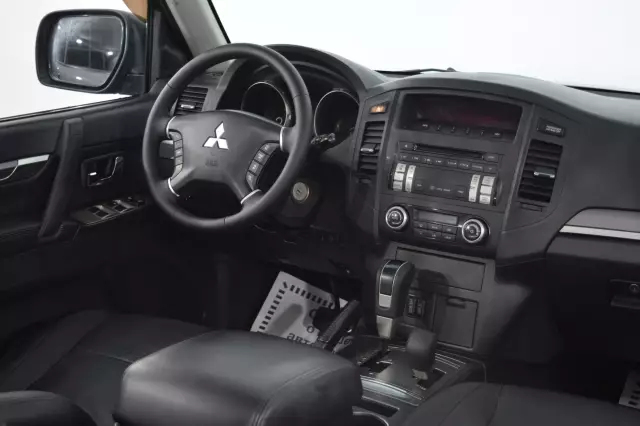 Mitsubishi Pajero 2010