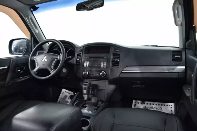 Mitsubishi Pajero 2010