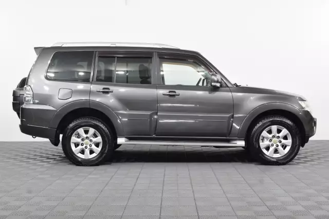 Mitsubishi Pajero 2010
