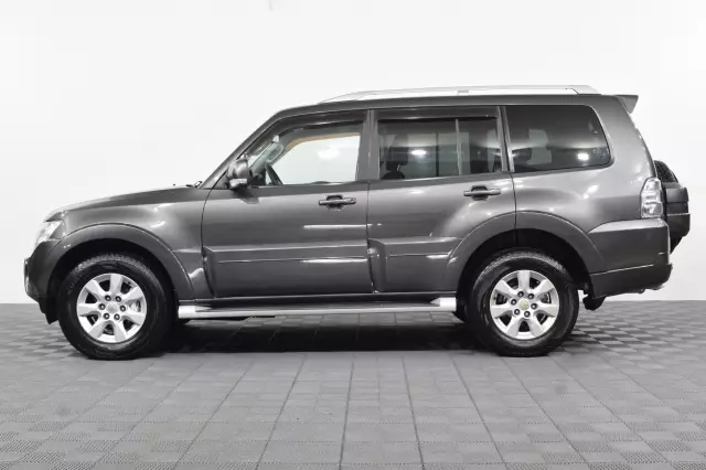 Mitsubishi Pajero 2010