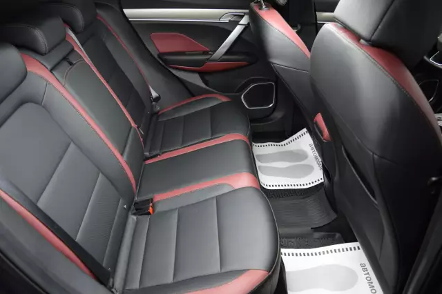 Geely Coolray 2021
